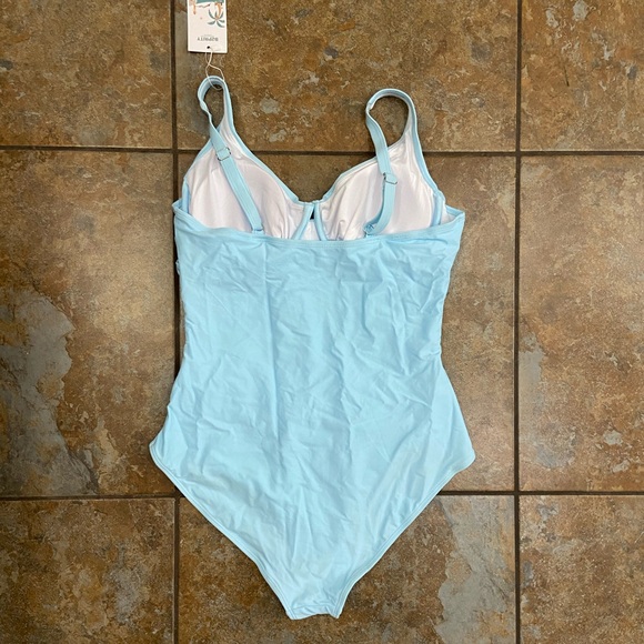 Elegant Blue Women's One-Piece Swimsuit - Picture 5 of 9